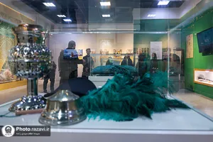 بازدید خادمان استاد دانشگاه از نمایشگاه رواق خدمت حرم مطهر رضوی
