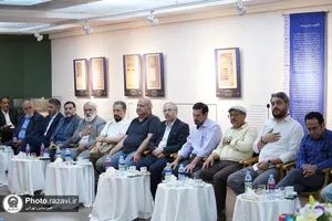 نشست صمیمی نویسندگان با تولیت آستان قدس رضوی