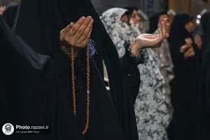 حرم مطهر رضوی در شب عاشورای حسینی