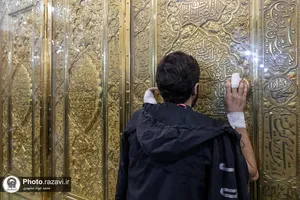 تشرف جمعی از مجروحان لبنانی به حرم مطهر رضوی