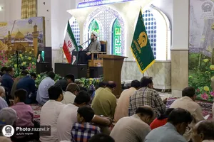 قرائت دعای عرفه ویژه زائران اردو زبان در حرم مطهر رضوی