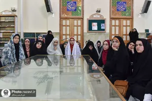 تشرف دانشجویان هنر به حرم مطهر رضوی