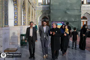 تشرف مدیر گروه اقتصادی و تجاری سفارت ایتالیا در تهران به حرم مطهر رضوی