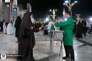 خدمت&zwnj;رسانی به زائران بارگاه منور رضوی در شبهای قدر