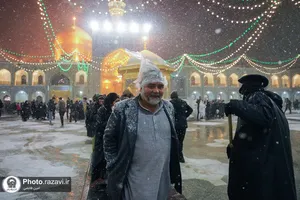 بارش برف شبانگاهی در حرم مطهر رضوی