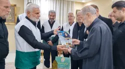 دیدار خادمیاران رضوی با خانواده شهیده عاطفه بعاج‌زاده در خرمشهر