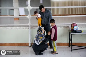 توزیع بسته&zwnj;های آموزشی مهد الرضا(ع)