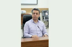 پارادایم‌شکنی در کتابداری؛ از نقد تقدس‌زدایی تا ضرورت گزینش‌گری هوشمند در مطالعه