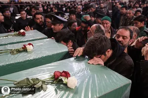 وداع زائران حرم رضوی با 5 شهید مدافع حرم در شام شهادت حضرت موسی بن جعفر علیه السلام