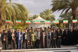 غبارروبی و عطرافشانی مزار شهدا در حرم حضرت حسین‌بن‌موسی‌الکاظم (ع)