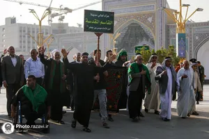 عزاداری زائران عرب زبان در حرم مطهر رضوی