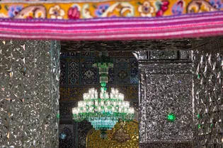 لوسترهای حرم