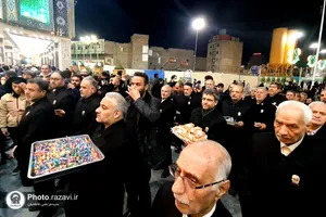 حضور خدام حرم مطهر رضوی در بین الحرمین کربلای معلی
