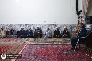 نشست مدیر امور مجاورین بنیاد کرامت رضوی با ائمه جماعات &laquo;پهنه شهید عصمتیان&raquo;