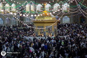 حال و هوای حرم مطهر رضوی در شب میلاد حضرت زینب سلام&zwnj;الله علیها