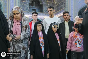 تشرف جمعی از نابینایان به حرم مطهر رضوی