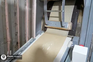 برپایی نانوایی به همت خادمیاران رضوی در مرز مهران