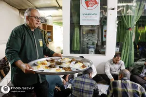 پذیرایی از مجاوران بارگاه منور رضوی در طرح دارالکرامه