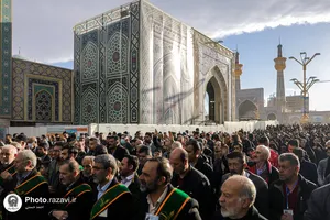 تشرف کاروان زائران سراسر کشور به حرم مطهر رضوی