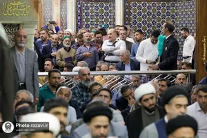 غبارروبی ضریح مطهر حضرت رضا(ع) در آستانه میلاد پیامبر اکرم(ص)