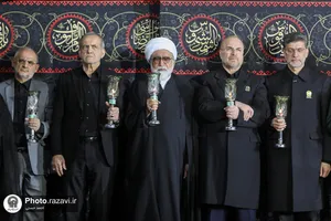 آیین خطبه&zwnj;خوانی شب شهادت امام رضا (ع) در حرم مطهر رضوی