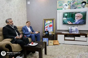 دیدار خدام حرم مطهر رضوی با احمد سعیدی نجات