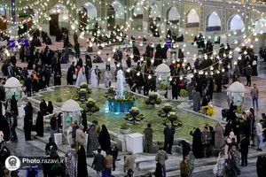 حال و هوای حرم مطهر رضوی در شب میلاد حضرت زهرا (س)