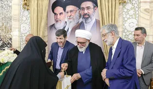 عالمی سائنسی اولمپیاڈکے 60 میڈلز جیتنے والے طلبا اور قومی داخلہ ٹیسٹ کے ٹاپ رینک ہولڈرز کو حرم امام رضا(ع) میں خراج تحسین
