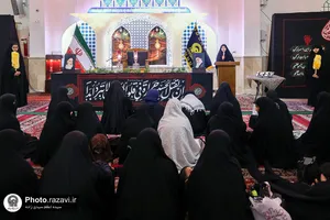 عزاداری بانوان عاشورایی اردو زبان در حرم مطهر رضوی