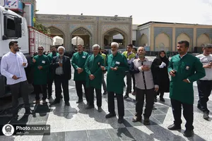 ورود کاروان گل&zwnj;های اهدایی به حرم مطهر رضوی