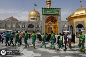 تشرف باغبانان نمونه مشهدالرضا به حرم مطهر رضوی