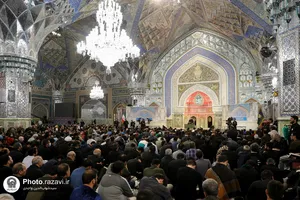 مناجات خوانی سحر&zwnj;گاهی حاج محمود کریمی در حرم مطهر رضوی