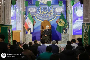 تشرف طلاب انگليسی زبان به حرم مطهر رضوی