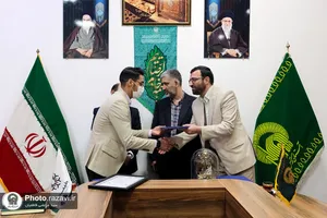 اهدا نشان طیب به مهمانسرای غدیر
