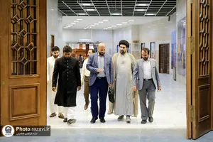 تشرف رئیس مجلس علما و امام جمعه لکنو هندوستان به حرم مطهر رضوی