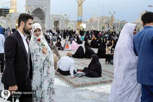 تشرف زوج&zwnj;های جوان دانشگاه امام حسین(علیه&zwnj;السلام) به حرم مطهر رضوی
