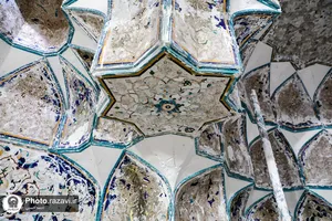 طراحی، ساخت و نصب مقرنس باب الهادی (علیه السلام)