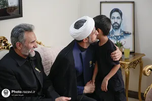 حضور خدام حرم مطهر رضوی در منزل شهید علی&zwnj;اکبر ساکت