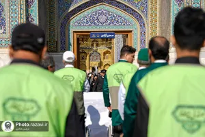 تشرف گروهی زائرین توان&zwnj;یاب به حرم مطهر رضوی