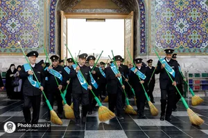آیین تعویض شیفت دربانان بارگاه منور رضوی
