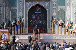 اقامه نماز عید فطر در حرم مطهر رضوی-۴