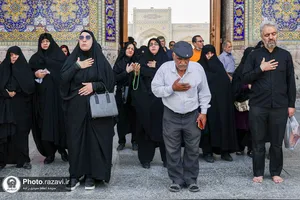حال و هوای حرم مطهر رضوی در روز زیارتی امام رضا علیه&zwnj;السلام