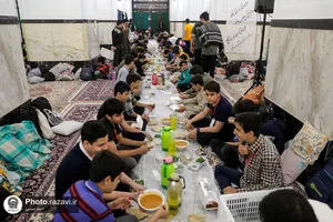 اعتکاف پسران نوجوان در حرم مطهر رضوی