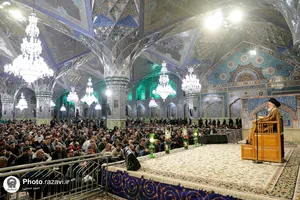 قرائت دعای ندبه در حرم مطهر رضوی
