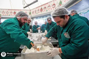 توزیع 40 هزار فالوده در چایخانه حضرت