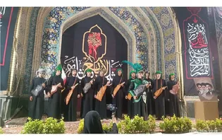 حكاية عشق الزوار العرب لحامل لواء كربلاء في شعیرة «أبو القربة» التقلیدیة