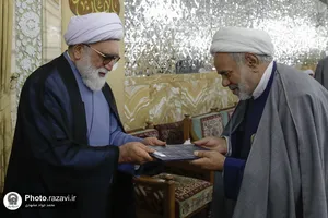 اعطای احکام سرکشیک&zwnj;ها و معاونان کشیک خدام حرم مطهر رضوی