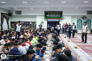 سفره افطاری دانش آموزان دبیرستان امام رضا(علیه&zwnj;السلام)