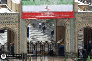 بارش برف در حرم مطهر رضوی