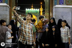حال و هوای حرم مطهر رضوی در روز ولادت پیامبر اکرم (ص) و امام جعفر صادق علیه&zwnj;السلام